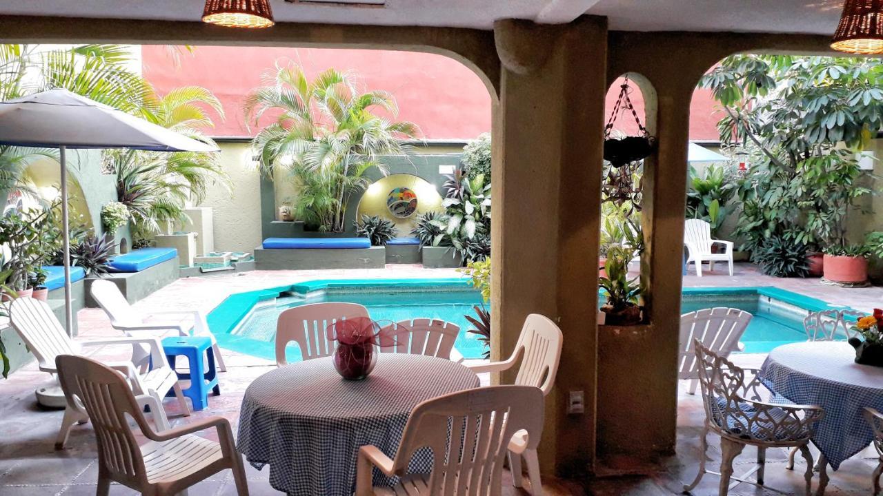 Solimar Inn Suites Zihuatanejo Exterior foto